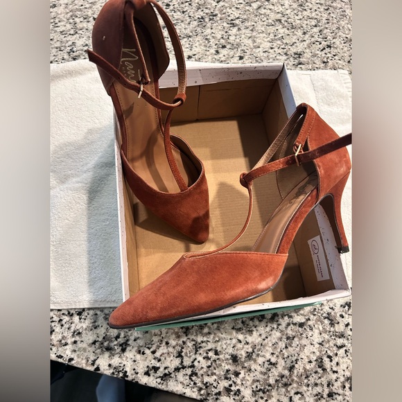 Nanette Lepore Rust Suede Heels - Picture 3 of 7